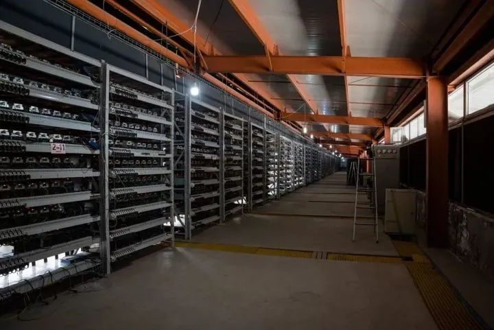 比特币矿场(比特币矿场风机)